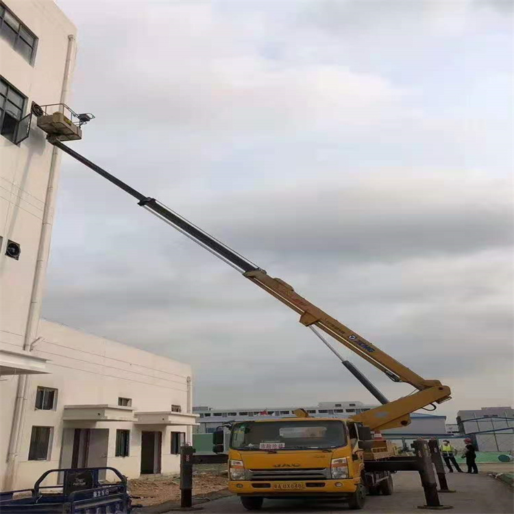 九湖镇哪里有小型吊车出租的